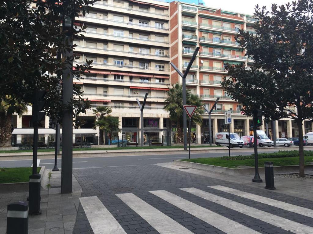 Apartment Muy Centrico Y Diseno Moderno 7' Laurel Vivienda De Uso Turistico Logrono Exterior photo